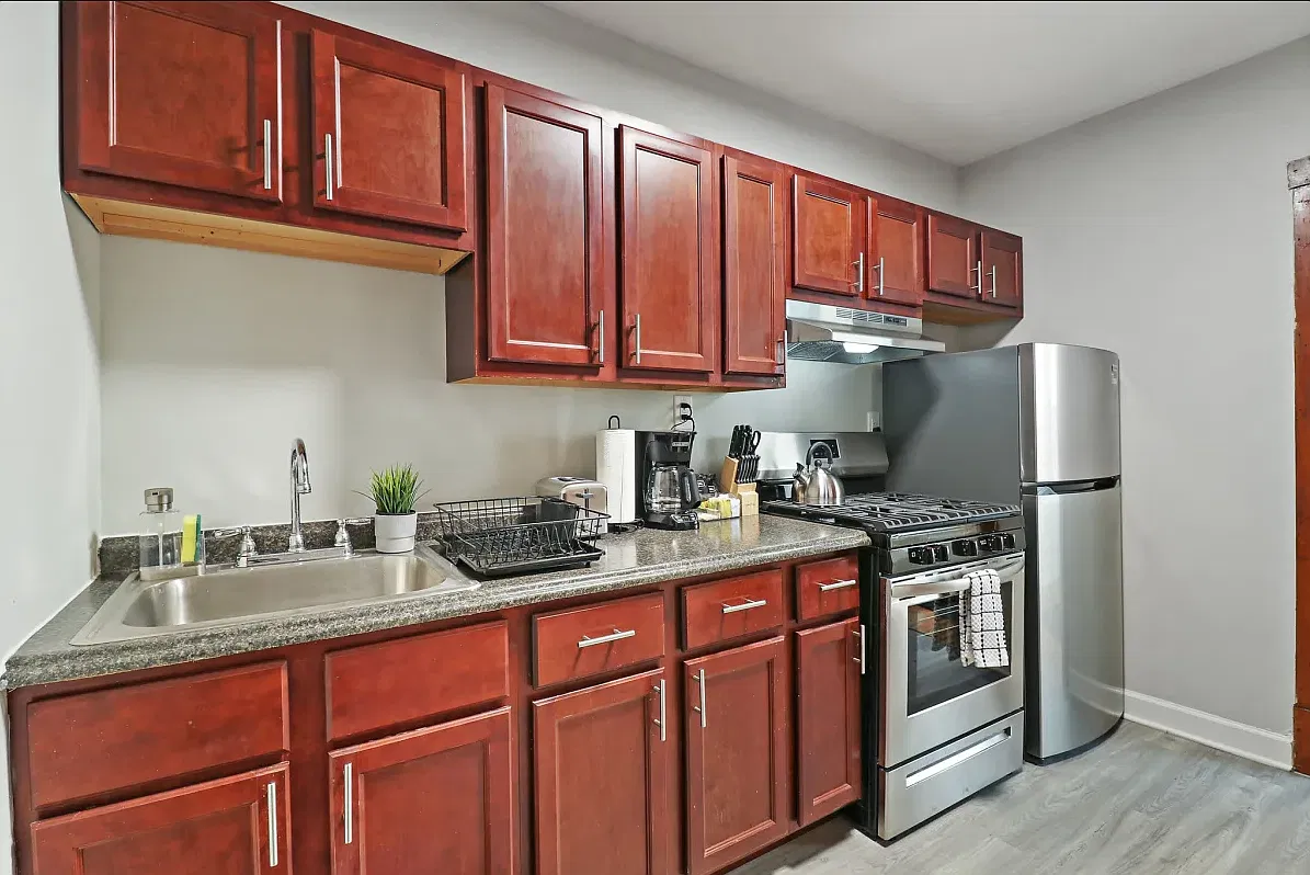 1 bed, 1.0 bath, $1,350 — Photo 2
