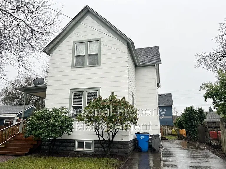 409 W McLoughlin Blvd #2 — Photo 4