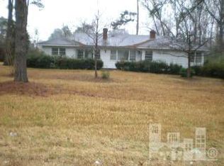 830 E Memorial Dr, Warsaw, NC 28398