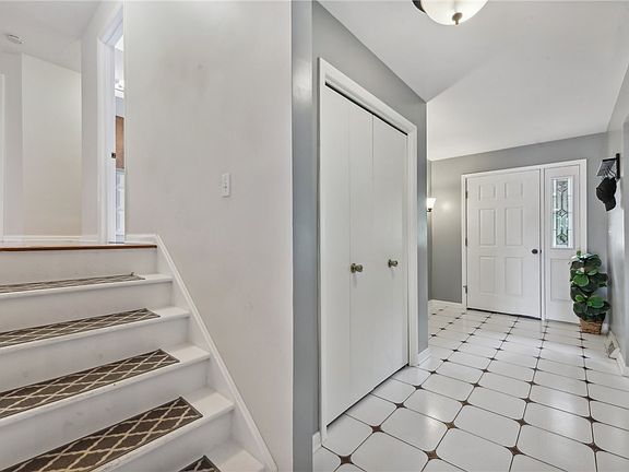 3rd image of 306 Churchill Dr
