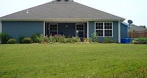 2nd image of 611 Bear Valley Ct