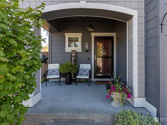 4th image of 820 Louise Wise Avenue NW