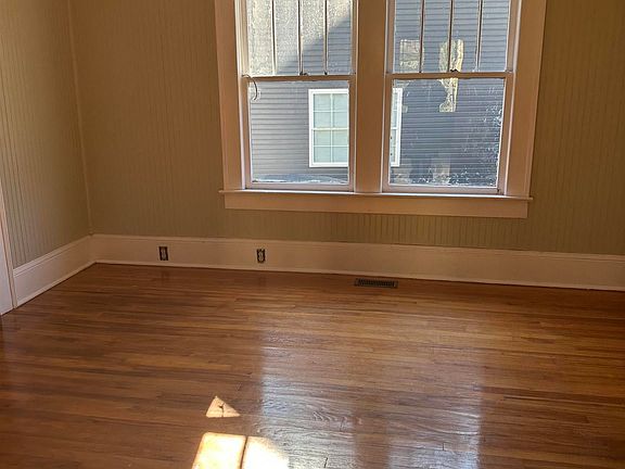 4th image of 133 Marlboro Rd