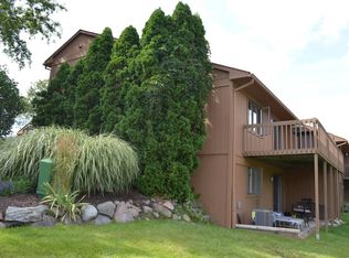 7680 Cottonwood Ln, Dexter, MI 48130