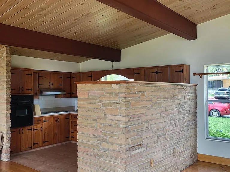 1333 Worth Ct NE — Photo 10