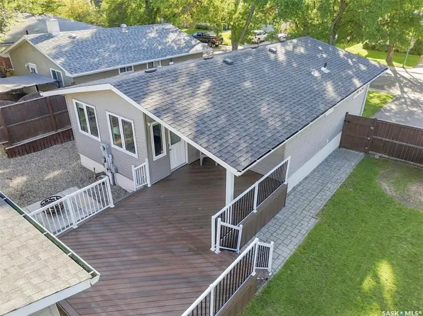 134 Ross CRESCENT, Saskatoon, SK S7L 4B3