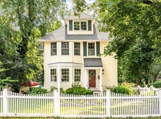 24 Kingsbury St, Wellesley Hills, MA 02481