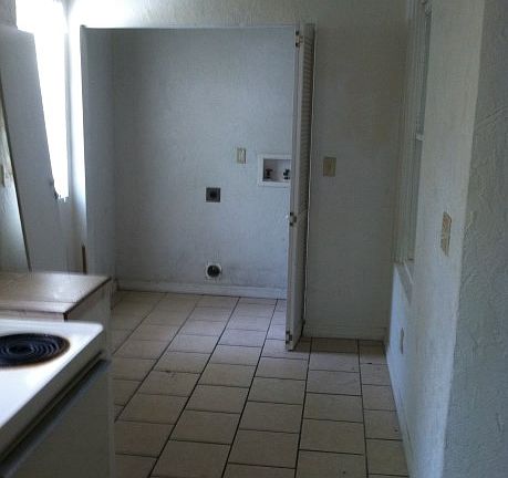 3rd image of 231 Bethel Ave S