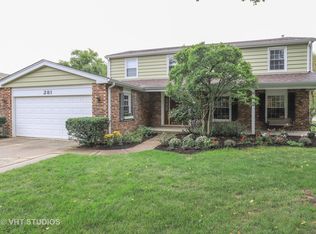 281 Cypress Ln, Libertyville, IL
