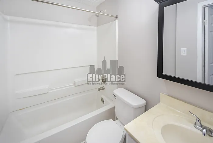 1822 S Chester Ave — Photo 18