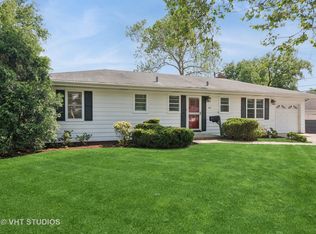 919 Oxford Rd, Glen Ellyn, IL 60137