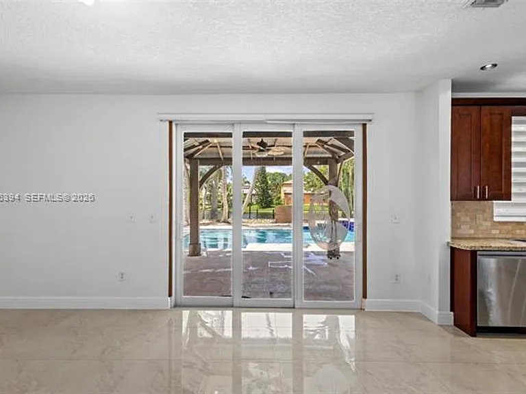 15835 NW 7th St #15835 — Photo 9