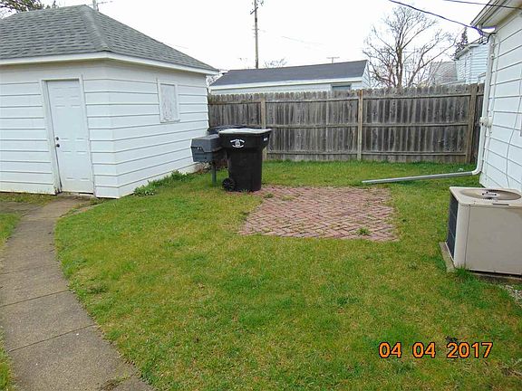 3rd image of 517 S Gladstone Ave