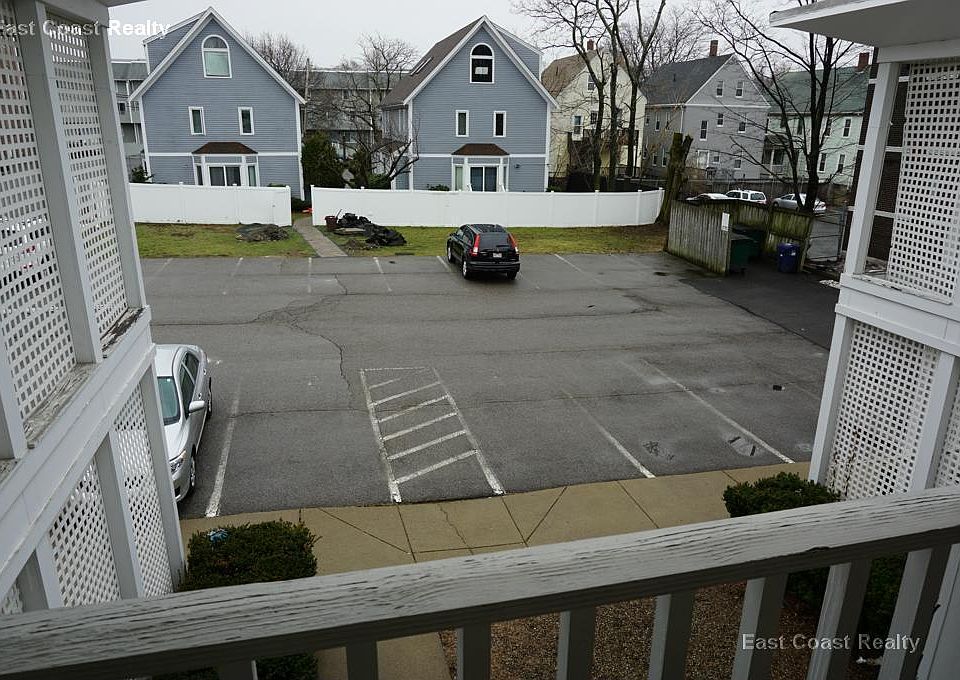 2nd image of 8-10 Glencoe St #20