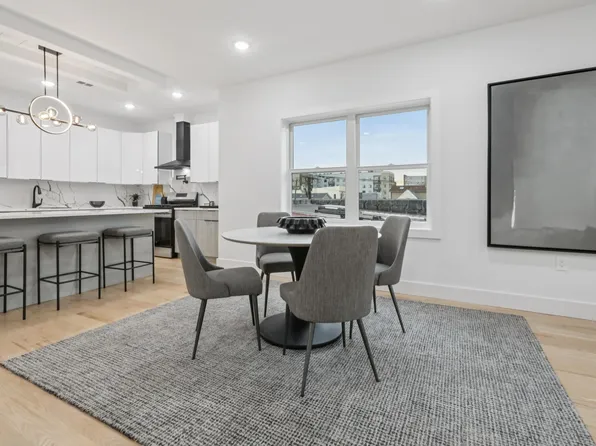 78 Beacon Avenue image 7 of 50