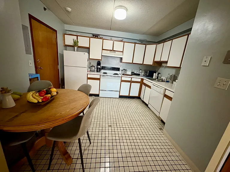 23 Ferry St #20 — Photo 1