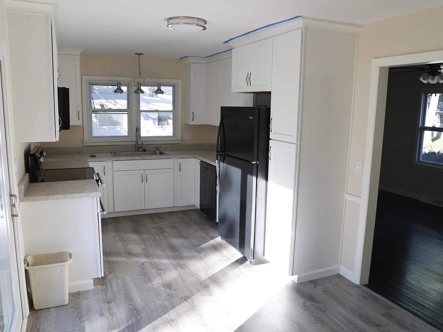 3 bed, 1.5 bath, 990 sqft, $2,350 — Photo 4
