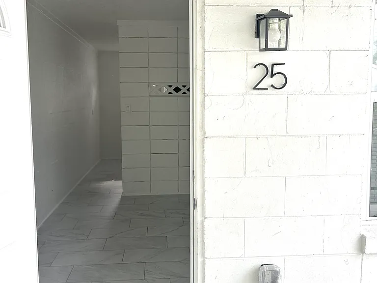 138 W 8th St #25 — Photo 5