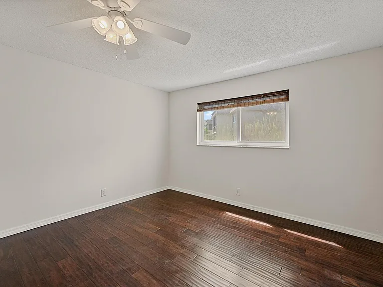 719 Lori Dr #204 — Photo 16