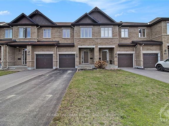 3rd image of 428 Arncliffe Ave
