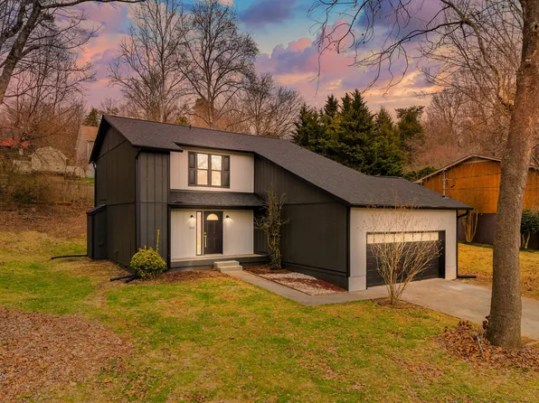 7832 Jefferson Oaks Dr, Knoxville, TN 37938