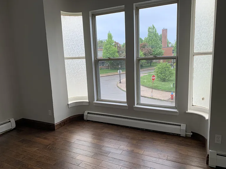 118 Cottage St #5 — Photo 3