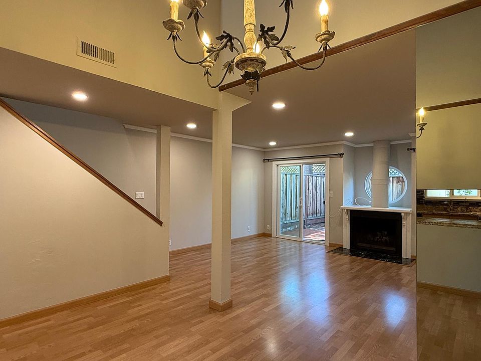 1st image of 522 W Sunnyoaks Ave