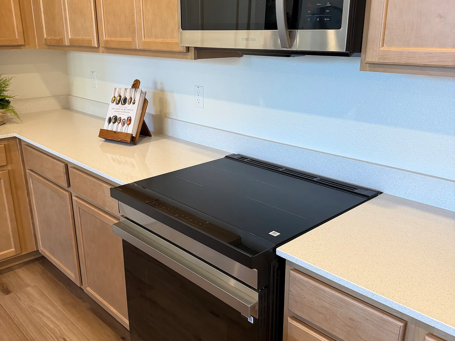 3 bed, 1565 sqft, $3,250 — Photo 4