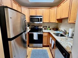 282 Commonwealth Ave #402, Boston, MA 02116