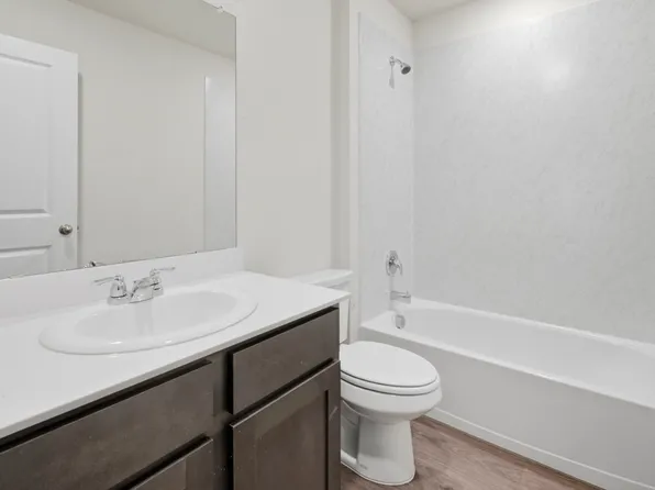 4615 Enclave Dr, Sanger, TX 76266