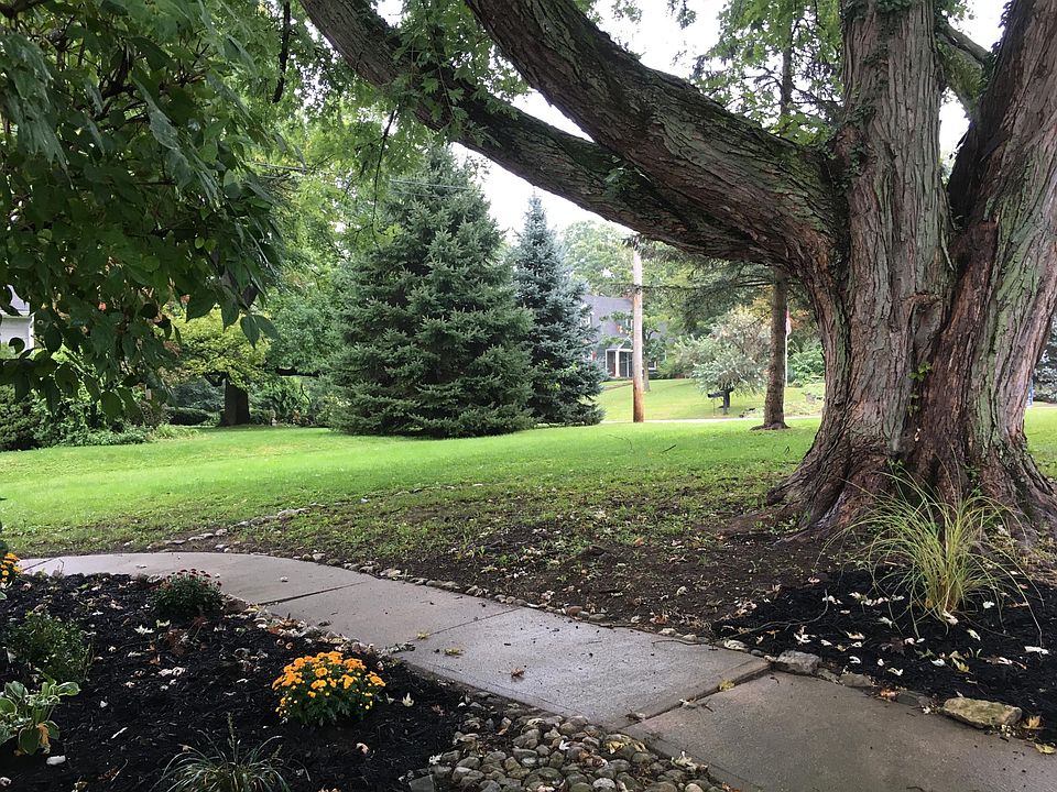 2nd image of 28 N 28th St