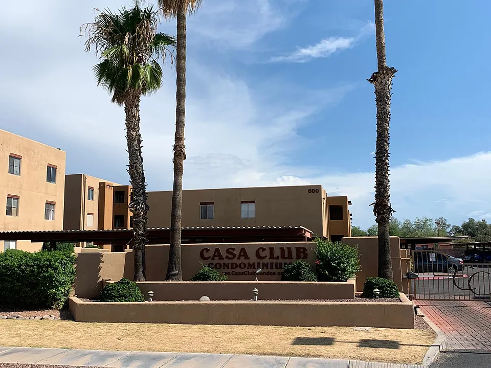 1810 E Blacklidge Dr #718