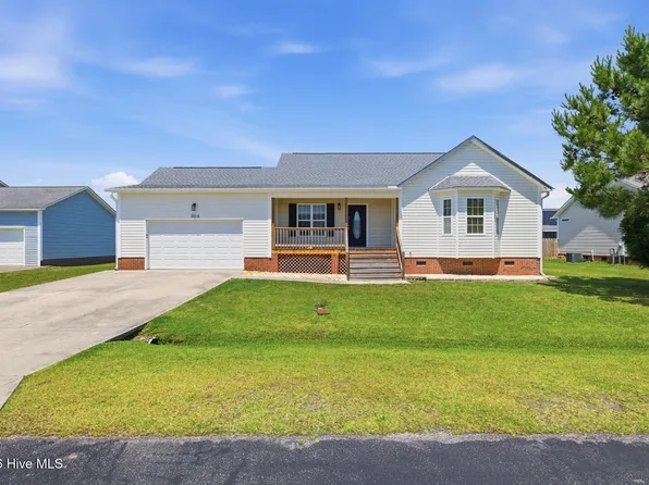 304 Pine Ridge Lane, Holly Ridge, NC 28445