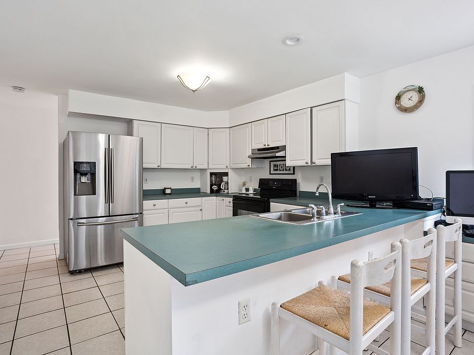 1st image of 26 Overlook Ln