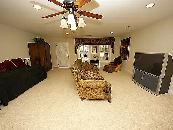 1st floor Br/Office/Playroom