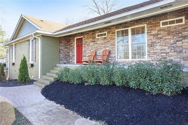 1st image of 240 Saddle Horn Cir