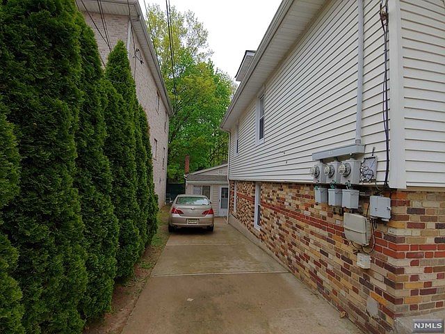 2nd image of 128 Abbott Ave #Rr