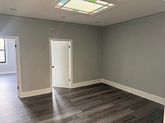 5th image of 21617 Linden Blvd
