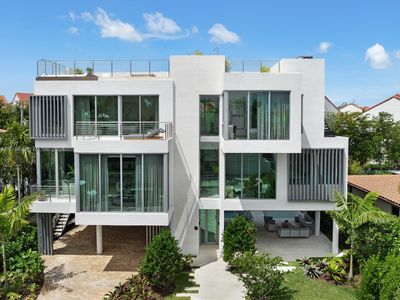 3560 Crystal View Ct, Miami, FL, 33133