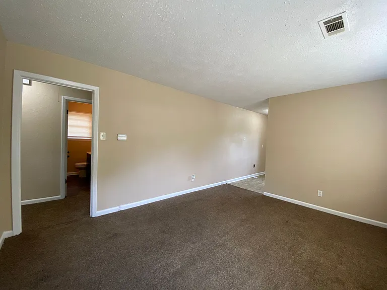 2141 Willow Wood Ave — Photo 2