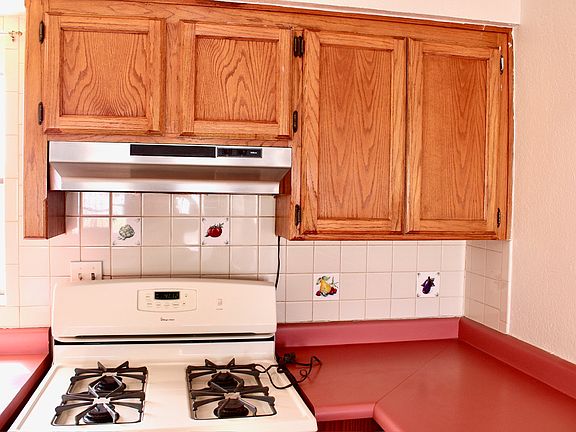5th image of 3698 Vander Veer Dr #B