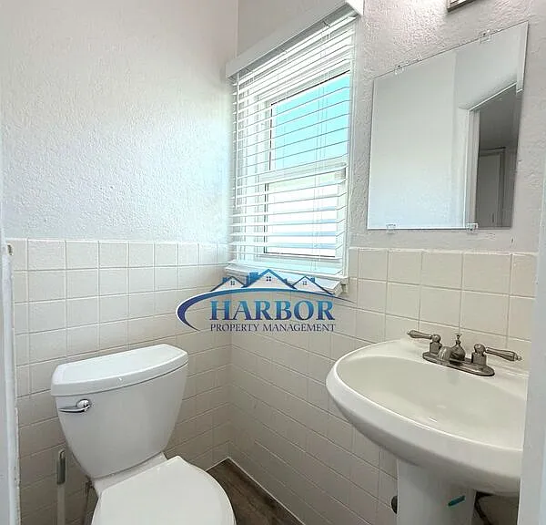 2916 W 79th St — Photo 11