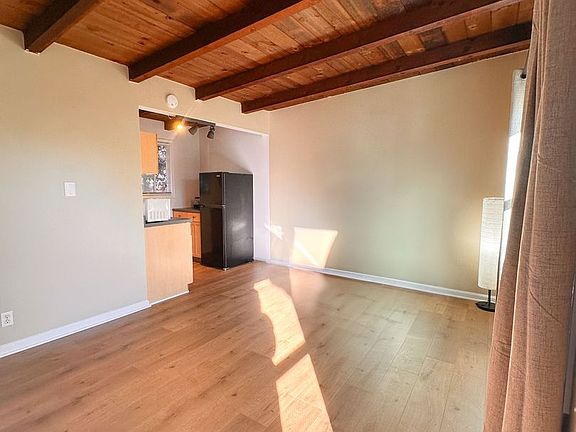 4th image of 1101 E Grand Ave #16