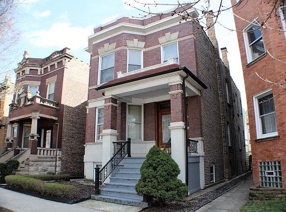 2nd image of 2251 W Walton St