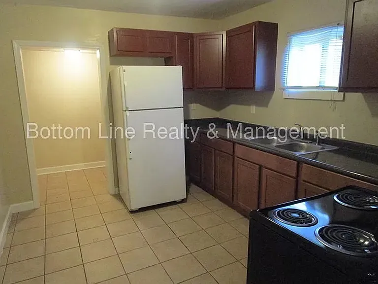 3912 Plainview Rd — Photo 8