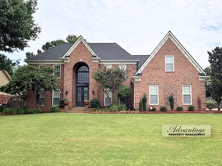 1286 Creek Valley Dr — Photo 1