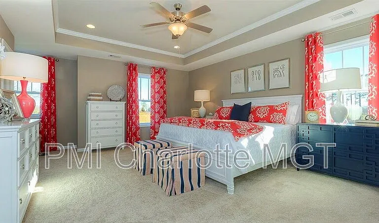 1120 Walbury Hl — Photo 17