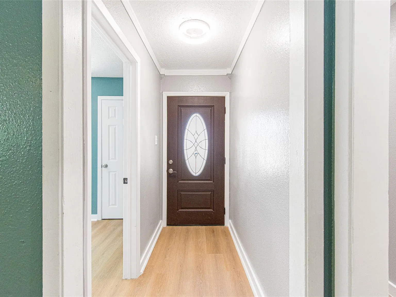 3 bed, 2.0 bath, 1165 sqft, $1,750 — Photo 3