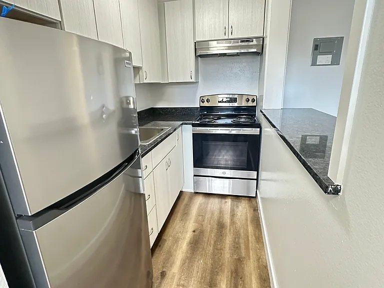 3377 S Clarkson St — Photo 3