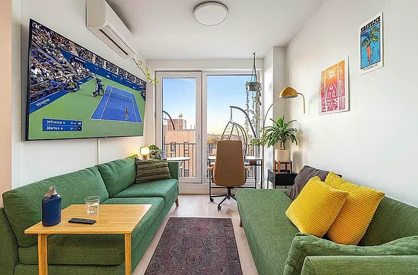 Living room, photo 1